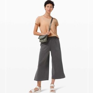 Lululemon Love Crew Women's T Shirt Size 6 / 8 Pima Cotton Stripe Athleisure